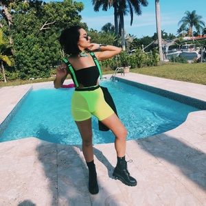 The Lola collection green/black bodysuit